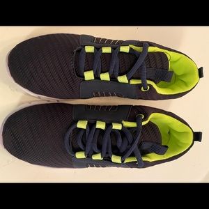 MAYZERO BIG KIDS ULTRA LIGHT NAVY/LIME SIZE EURO 36/US 4.5(NWOT)